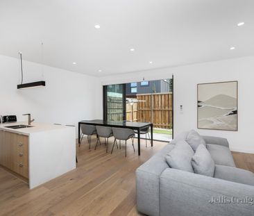 27/92 New Street, South Kingsville - Photo 1