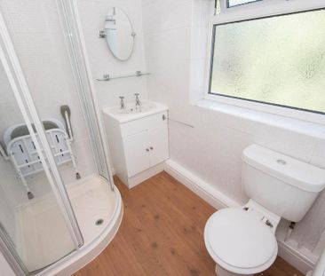 3 bedroom semi-detached house to rent - Photo 6
