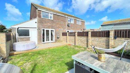 2 bedroom end of terrace house to rent - Photo 3