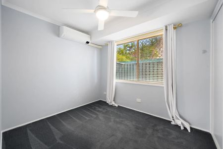 Spacious & Family-Friendly 4-Bedroom Home in a Great Location, Parkwood !! - Photo 3