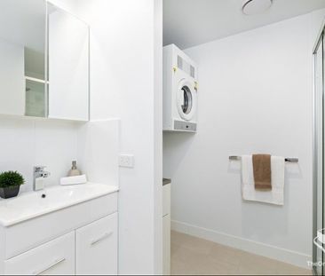 Unit in great condition with a balcony - Photo 3