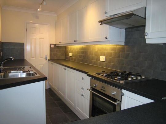 2 bedroom terraced house to rent - Photo 1
