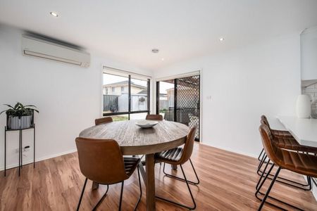 Perfect Location! - Photo 2