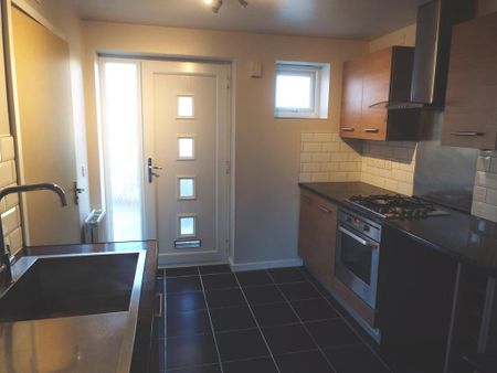 2 bedroom terraced house to rent - Photo 5