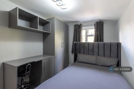 4 bedroom terraced house to rent - Photo 4