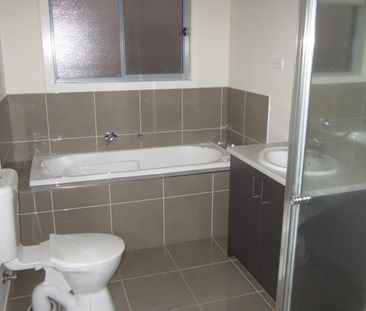 33/11 Hawk Avenue, Pakenham, Vic 3810 - Photo 1