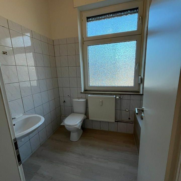 Helle Wohnung mit Charme - neu renoviert mit Küche - Foto 1