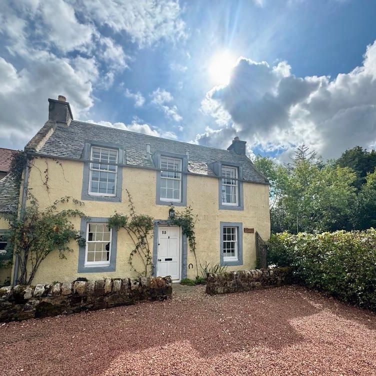 2 bedroom cottage to rent - Photo 1