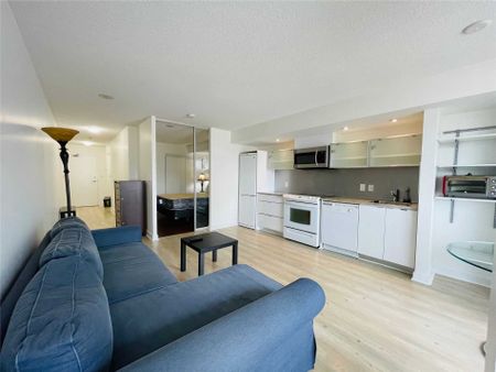 For Lease - 4 Spadina Avenue Unit# 811, Toronto, Ontario - Photo 2