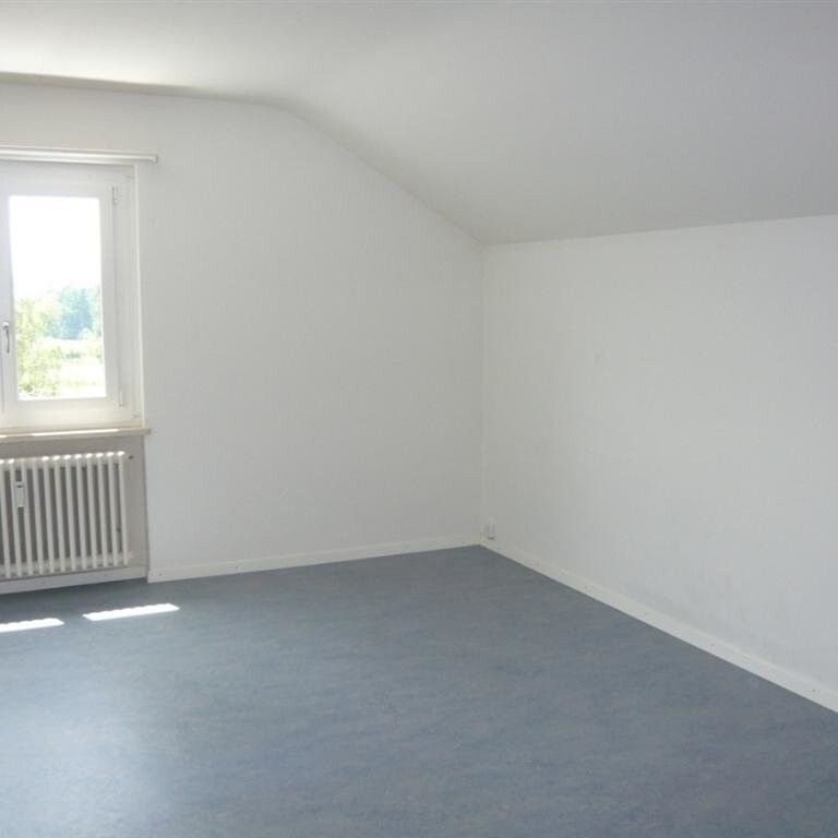 Charmante Mansarde in ruhiger Lage mit schöner Aussicht! - Photo 1