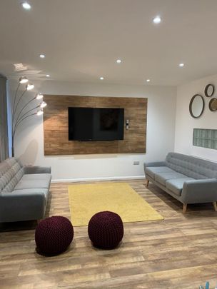 1 bedroom in a house share to rent - Photo 1