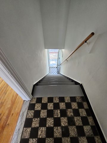 Rosemont : logement de 3 chambres, offert en location semi meublée. - Photo 4