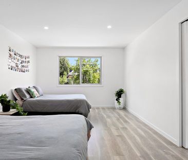 Modernised with bay views - Photo 3