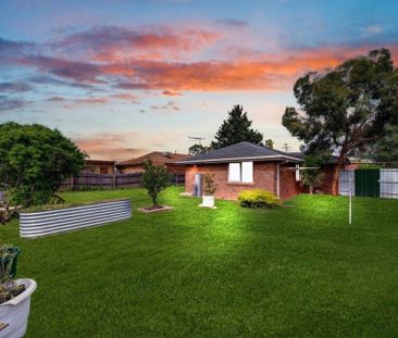 8 Dobell Crescent, Werribee VIC, Belconnen - Photo 1