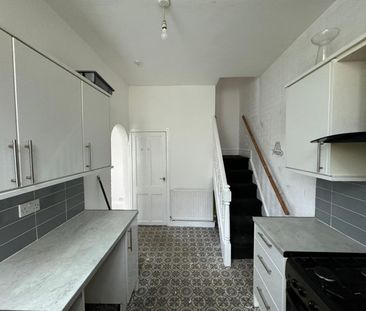 3 Bedroom Terraced For Let - Photo 2