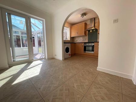 3 bedroom semi-detached house to rent - Photo 4