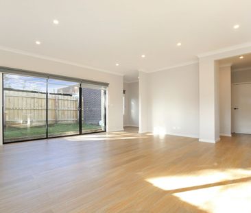 HUGE MODERN 3 BEDROOM TOWNHOUSE - Photo 5