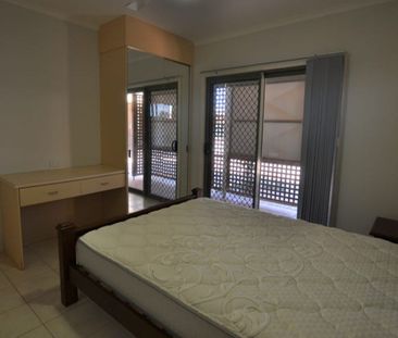 MOVE STRAIGHT IN! - Renovated 1x1 + Extras - Photo 2