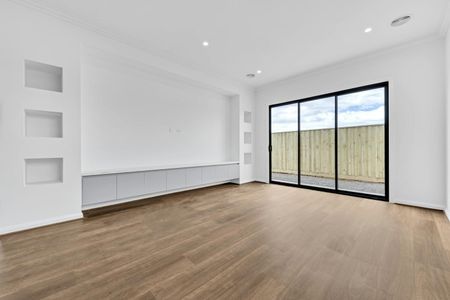 Zoned for Werribee Secondary – Brand New Family Home for Rent! - Photo 2