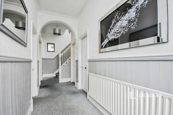 1 bedroom in a house share to rent - Photo 1