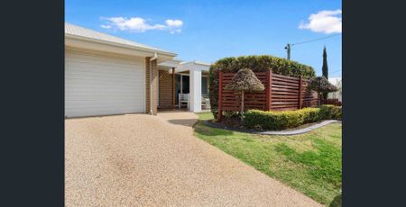 Modern Unit in Centenary Heights - Photo 4