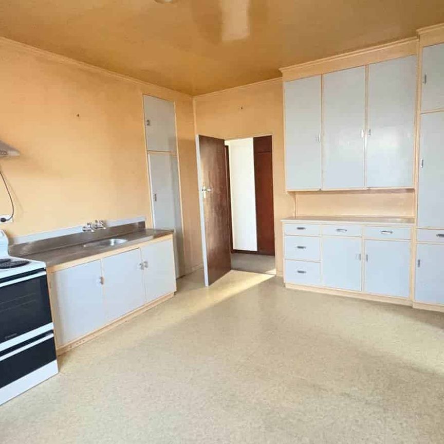 Central 2 Bedroom - Photo 1