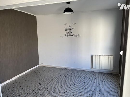 A louer en exclusivité à Marconne, très bon état, salle-salon, cuisine, 3 chambres, garage, jardin - Photo 1