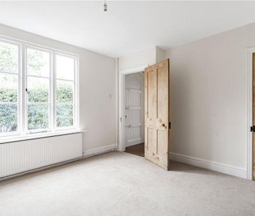 4 bedroom semi-detached house to rent - Photo 5