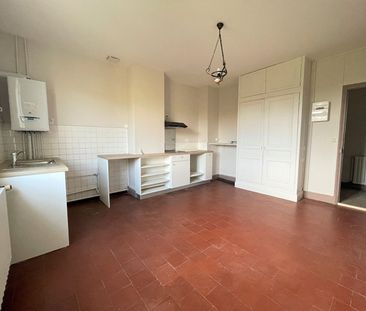 Location Appartement 5 pièces 150m² - Photo 5