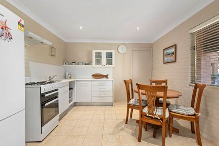 9 Silver Birch Close, Caves Beach NSW 2281 - House For Rent | Domain - Photo 2