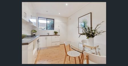 Perfectly Positioned, Secure and Spacious. - Photo 4