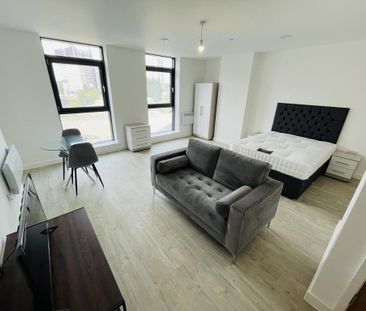 Studio to rent - Photo 2