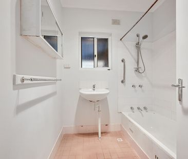 18 Winton Street Whyalla Stuart SA 5608 - Photo 4