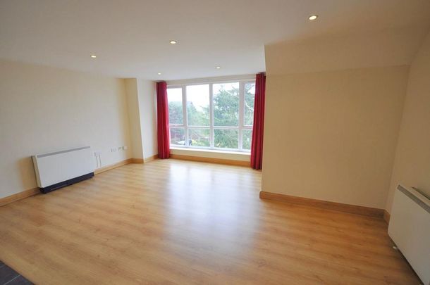 3 bedroom flat to rent - Photo 1