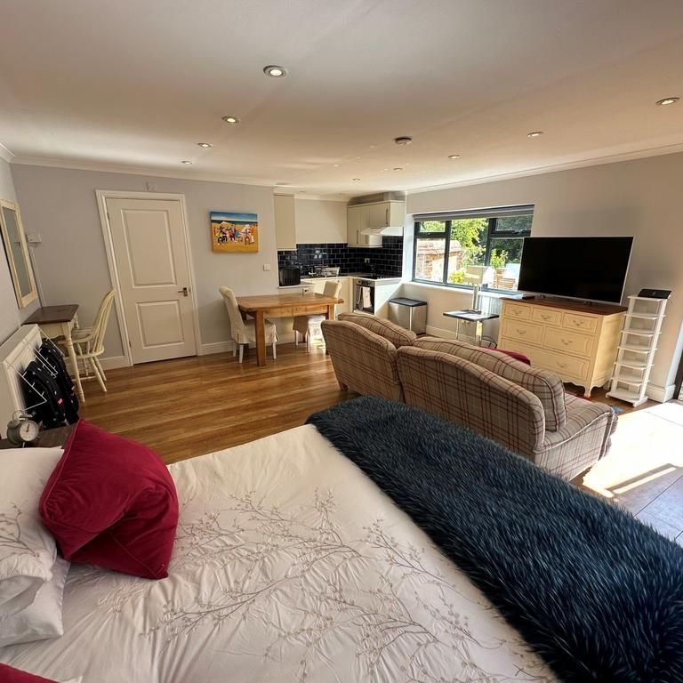 Studio to rent - Photo 1