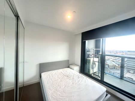 FULLY FURNISHED 1 bedroom 1 bathroom apartment in Carlton - Photo 5