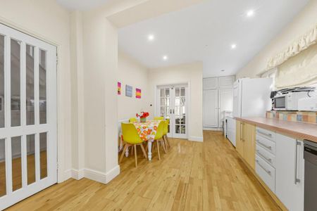 4 bedroom semi-detached house to rent - Photo 5