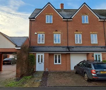 5 bed end of terrace house to rent in Three Valleys Way, Bushey, WD23 - Photo 3