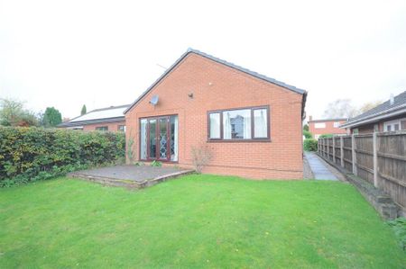 3 bedroom detached bungalow to rent - Photo 2