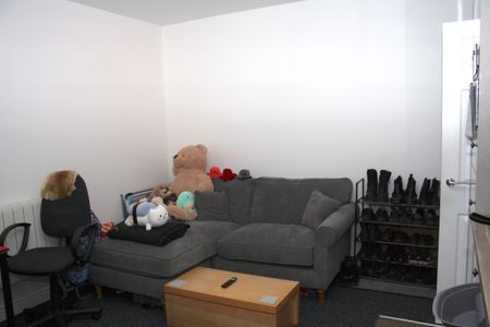 Flat 3 – The Old Bank – 1 Bed - Photo 2