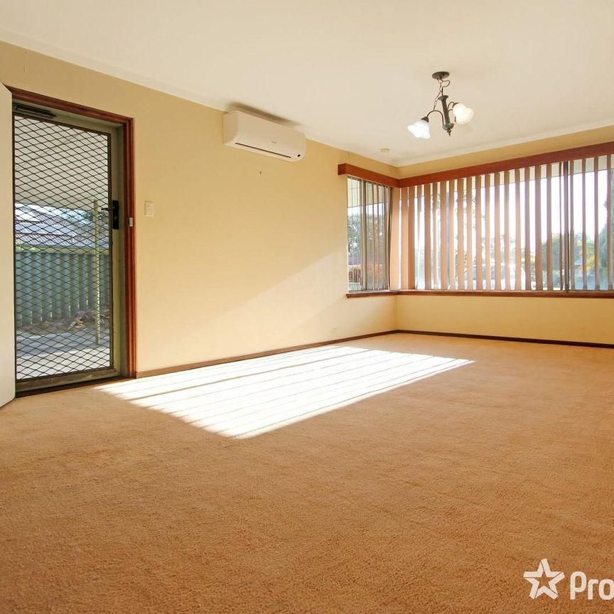 2 x 1 Duplex in prime location! - Photo 1