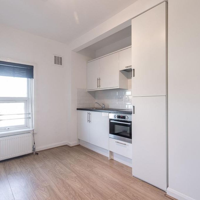 Studio to rent - Photo 1