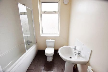 2 bedroom terraced house to rent - Photo 5