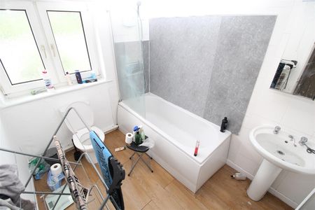 Room For Rent Wood Road, Pontypridd - Photo 4