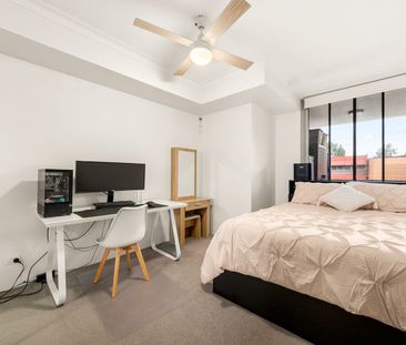 Contemporary Inner-City Living with Skyline & Greenery Views - Photo 5
