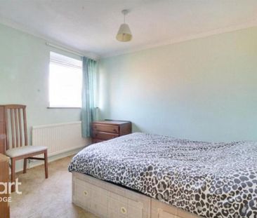 3 bedroom terraced house to rent - Photo 3