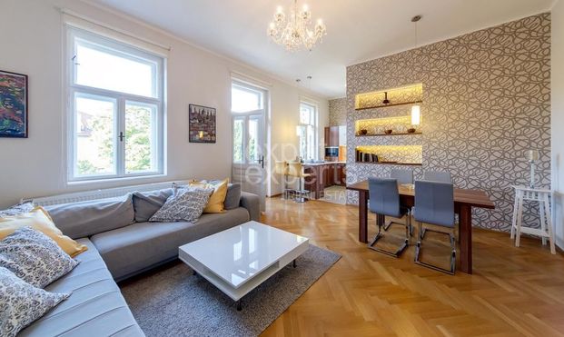 Veľkometrážny 3i byt v historickej vile 120 m2, s balkónom a pivnicou - Photo 1