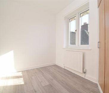 Third Avenue, Upton, Pontefract - Photo 6