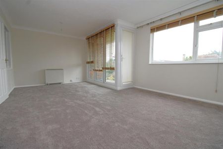 2 bedroom maisonette to rent - Photo 2