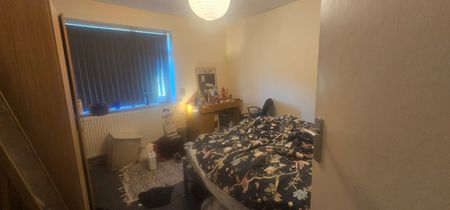 2 Bed - 34a Ash Grove, Hyde Park, Leeds - LS6 1AY - Student - Photo 3